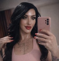 Jenyy - Transsexual escort in Beirut Photo 14 of 16