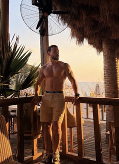 Jeo - Male escort in Riyadh Photo 3 of 15