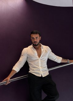 Jeo - Male escort in Riyadh Photo 5 of 15