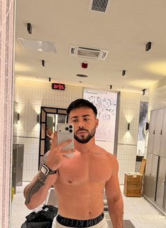 Jeo - Male escort in Riyadh Photo 14 of 15