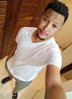 Jer - Acompañantes masculino in Nairobi Photo 1 of 2