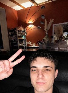 Jeremy French REAL PHOTOS ! - Male escort in Shenzhen Photo 7 of 7