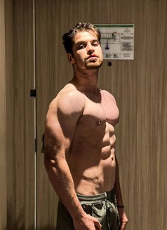 JERRY - Acompañantes masculino in Dubai Photo 11 of 14