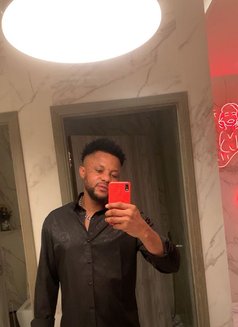 Jerry - Male escort in Dubai Photo 1 of 4