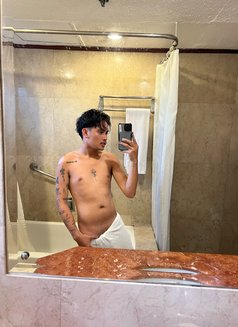 Jers - Male escort in Bangkok Photo 2 of 4