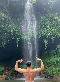 Jery Pratama - Male companion in Bali Photo 6 of 9
