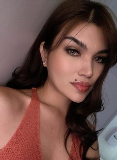 Jes - Transsexual escort in Manila Photo 19 of 21