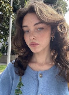 Jesica - puta in Berlin Photo 2 of 2