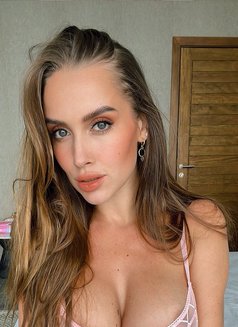Jesica - escort in Dubai Photo 3 of 11