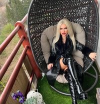 Jess Dom - dominatrix in Dublin