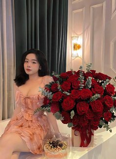 Jess - escort in Hanoi Photo 2 of 5