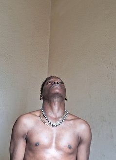 Jesse - Male escort in Dubai Photo 2 of 9