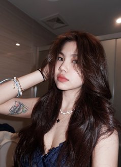 Jessel - escort in Manila Photo 9 of 12