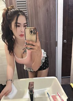 Renny - escort in Bangkok Photo 4 of 8