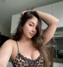 Jessi Incall - puta in Sharjah Photo 1 of 5