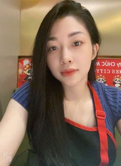 Jessi - escort in Doha Photo 1 of 3