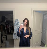 Jessica - escort in Hamilton, Canada Photo 1 of 3