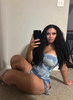 Jessica - escort in London Photo 2 of 4