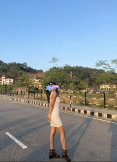 Riya - puta in Noida Photo 1 of 3
