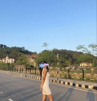 Riya - puta in Noida
