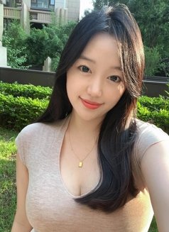 Jessica - escort in Guangzhou Photo 4 of 4