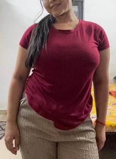 Jessica - escort in Surat Photo 5 of 7