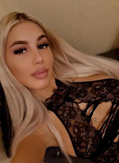 Jessica - escort in Vienna Photo 2 of 4