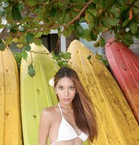 Jessica - Transsexual escort in Singapore Photo 1 of 9