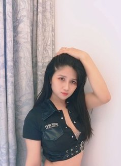 Jessie - escort in Dubai Photo 4 of 6