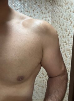 Jessie - Acompañantes masculino in Dubai Photo 2 of 4