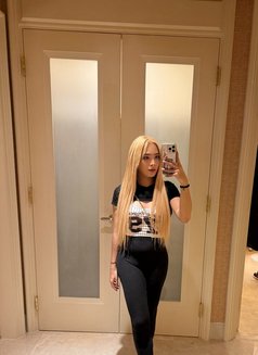 Jessy - escort in Macao Photo 4 of 19