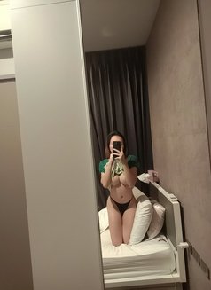 Jessy Kinler - masseuse in Bangkok Photo 4 of 13