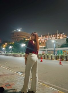 Jessy R - Transsexual escort in Ghaziabad Photo 7 of 14