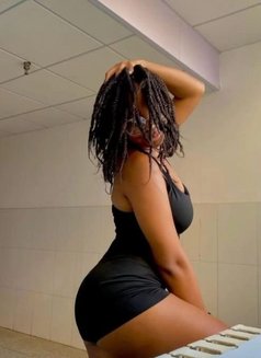 Joanne - escort in Riyadh Photo 4 of 6