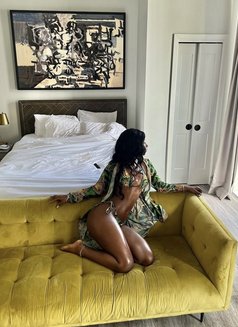 Jessy - escort in Dubai Photo 3 of 4