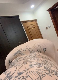Jessy - masseuse in Al Manama Photo 4 of 7