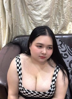 Jessy - masseuse in Al Manama Photo 1 of 5