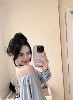 Jessy Young and Petite Girl - puta in Johor Bahru Photo 2 of 6
