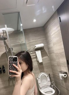 Jessy Young and Petite Girl - puta in Johor Bahru Photo 5 of 6