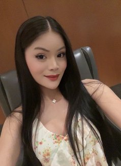 Jewel - escort in Manila Photo 4 of 8