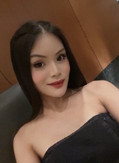 Jewel - escort in Manila Photo 7 of 8