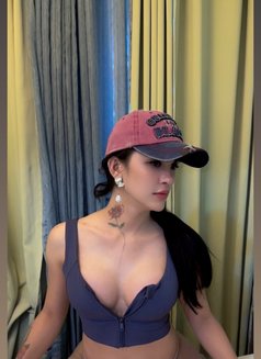 Jexxy - Transsexual escort in Al Ain Photo 9 of 11