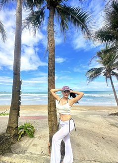 Jexxy - Transsexual escort in Al Ain Photo 17 of 19