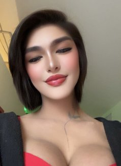 Jexxy - Transsexual escort in Al Ain Photo 22 of 24