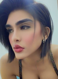 Jexxy - Transsexual escort in Al Ain Photo 26 of 30