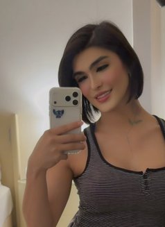 Jexxy - Transsexual escort in Al Ain Photo 27 of 30