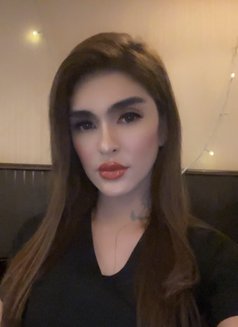Jexxy - Transsexual escort in Al Ain Photo 29 of 30