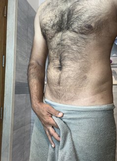 Jey - Male escort in Singapore Photo 2 of 2