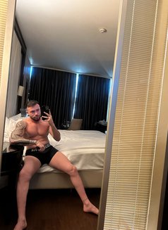 Jeyhun - Male escort in Riyadh Photo 14 of 19