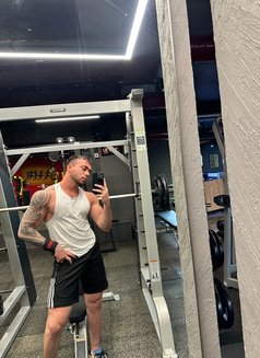 Jeyhun - Male escort in Riyadh Photo 17 of 19